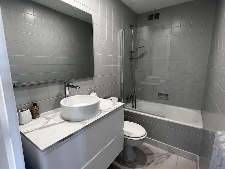 T2 Lumineux Refais A Neuf Avec Parking ! Apartment โลริอ็อง ภายนอก รูปภาพ